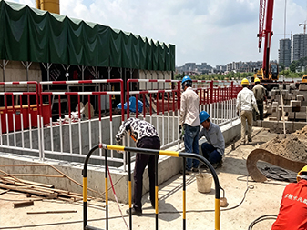 Y084 Tipo de tubo vertical Fundaci&oacute;n Pit Guardrail 